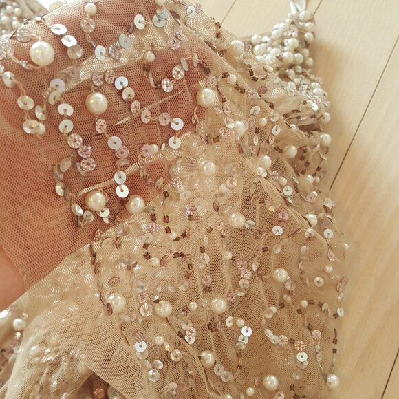 Mac Duggal ! Pearl Sequin Beaded Mesh Boat Neck Short Flutter Sleeve Shawl Gown - Picture 6 of 9